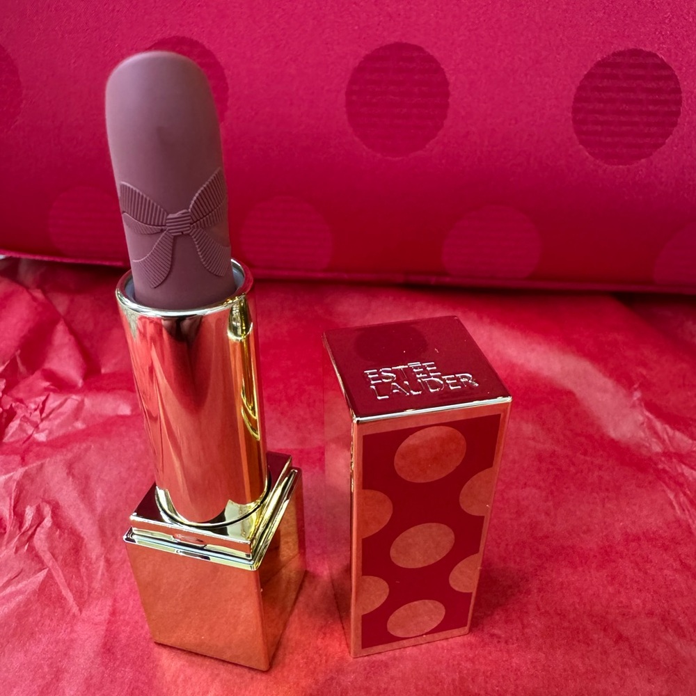 Estee Lauder Full Size Limited Edition Lipstick - Sneak Peak - 0.12 oz / 3.5 g